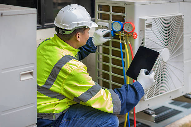 Professional Hvac technician working in Philadelphia, MS